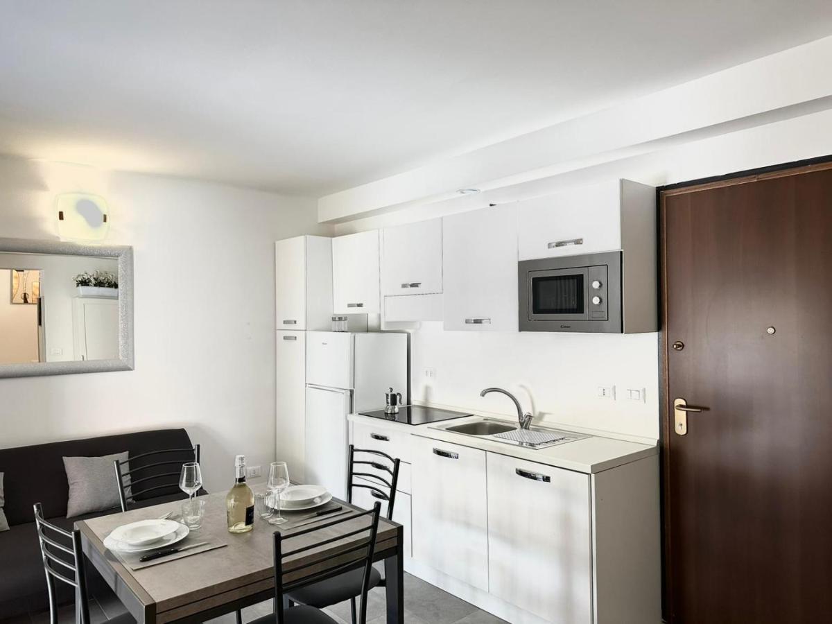 Sky Loft Airport - Modern Apt 1St Floor Apartment Болоня Екстериор снимка