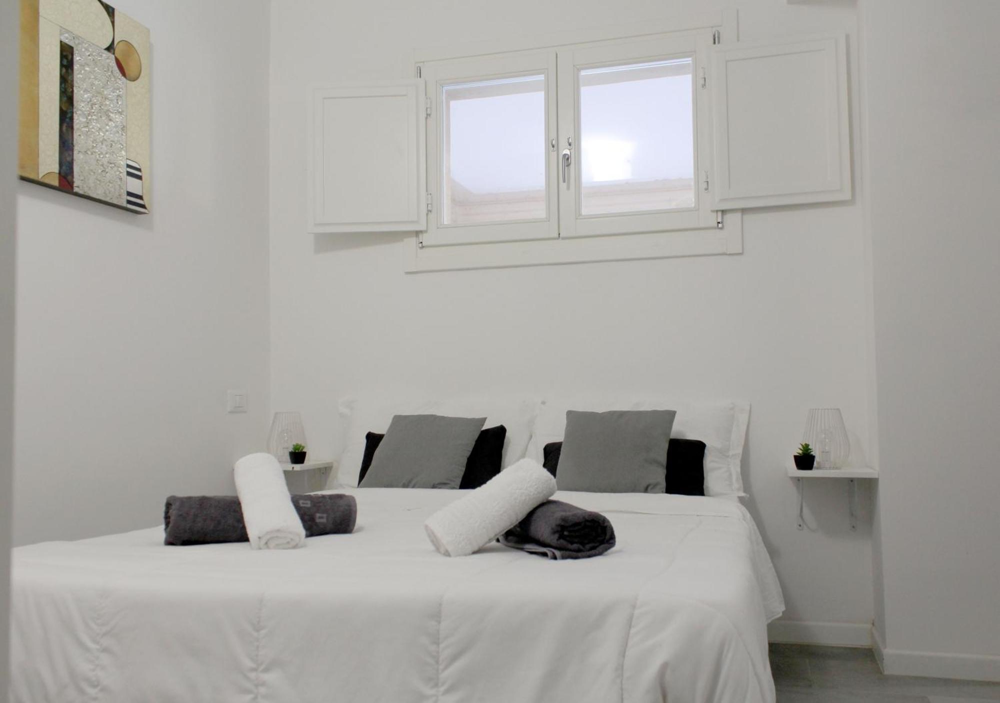 Sky Loft Airport - Modern Apt 1St Floor Apartment Болоня Екстериор снимка