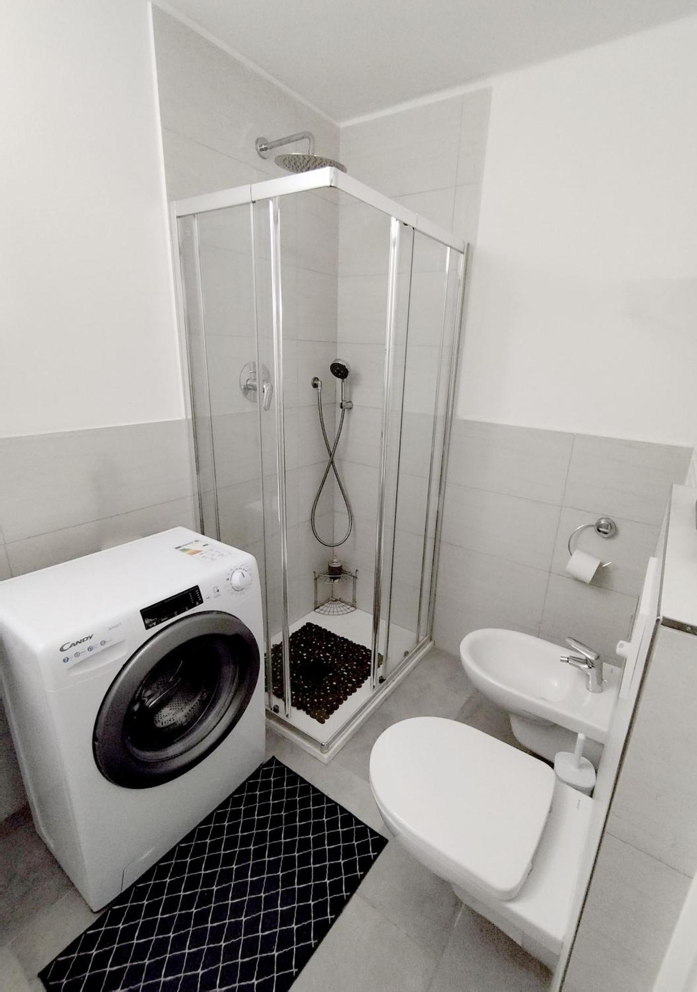 Sky Loft Airport - Modern Apt 1St Floor Apartment Болоня Екстериор снимка