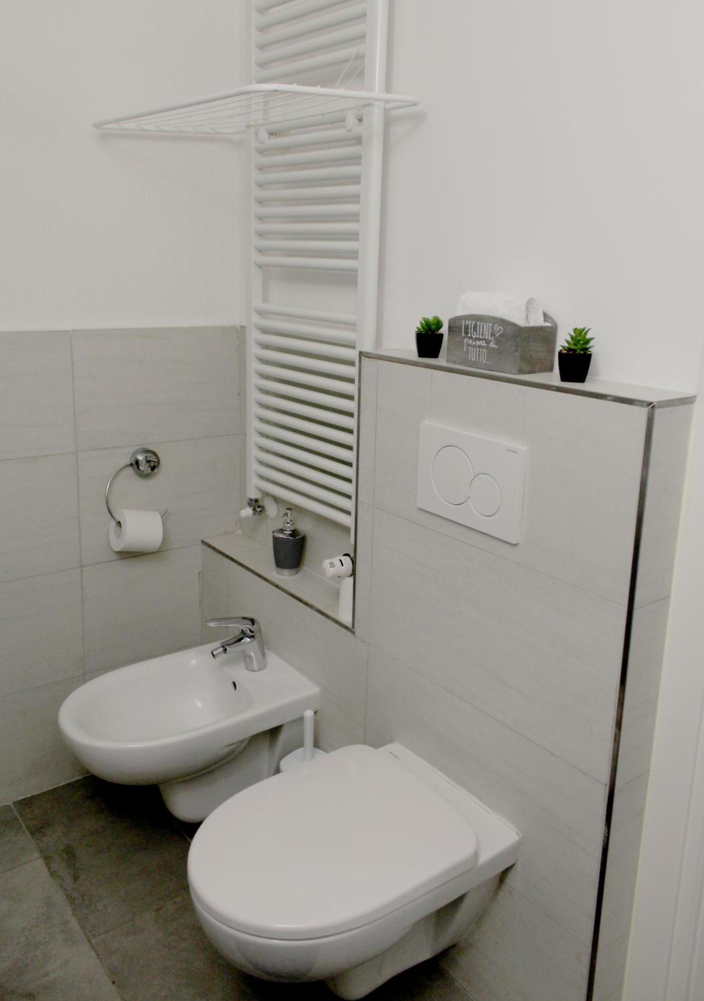 Sky Loft Airport - Modern Apt 1St Floor Apartment Болоня Екстериор снимка